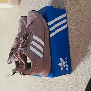 Sz 6.5 Adidas Sneakers